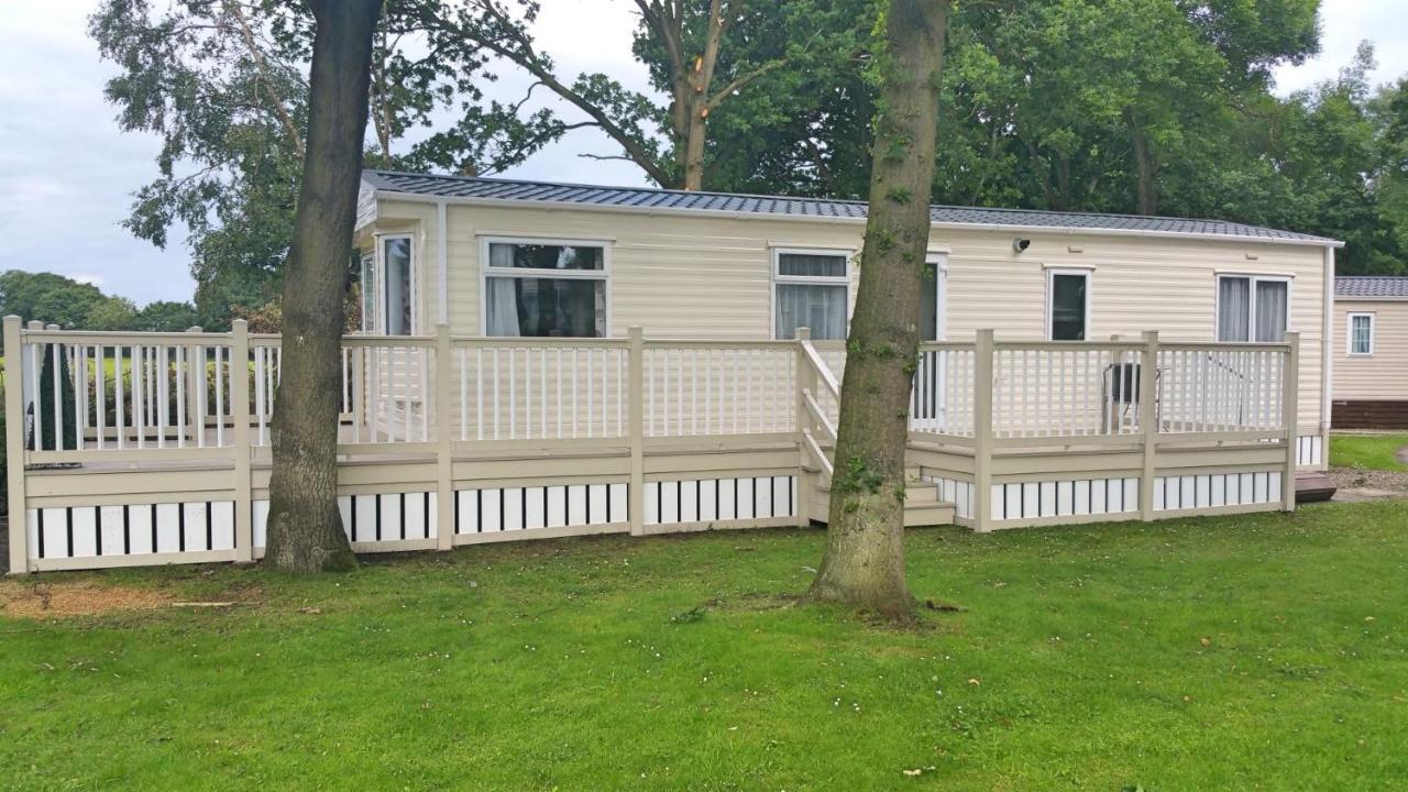 White Rose Caravan At Goosewood Holiday Park York Sutton on the Forest Exterior foto