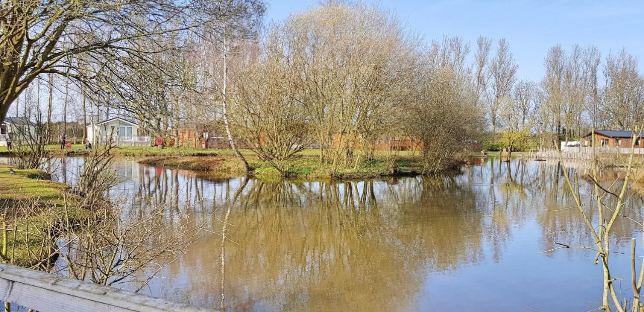 White Rose Caravan At Goosewood Holiday Park York Sutton on the Forest Exterior foto